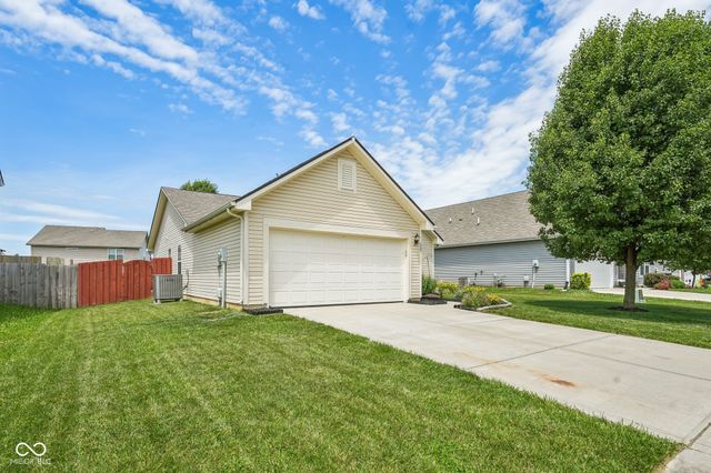 620 Bobtail Drive, Greenfield, IN 46140