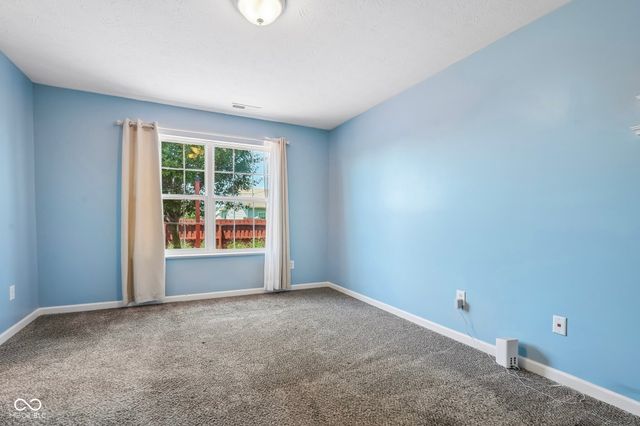 620 Bobtail Drive, Greenfield, IN 46140