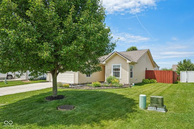 620 Bobtail Drive, Greenfield, IN 46140