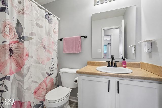 620 Bobtail Drive, Greenfield, IN 46140
