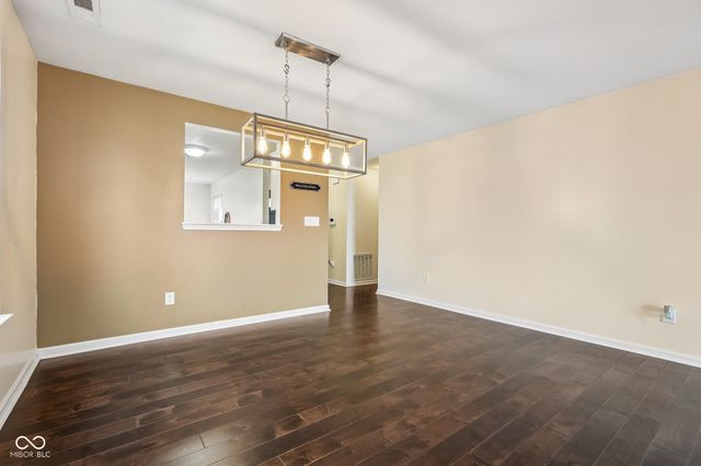 620 Bobtail Drive, Greenfield, IN 46140