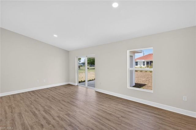 702 NW Douglas CIR, Cape Coral, FL 33993