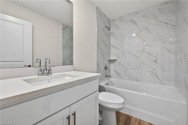 702 NW Douglas CIR, Cape Coral, FL 33993