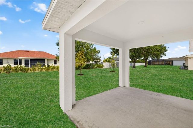 702 NW Douglas CIR, Cape Coral, FL 33993