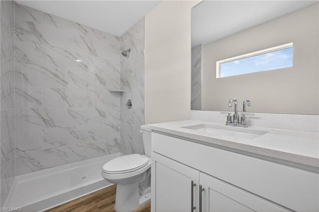 702 NW Douglas CIR, Cape Coral, FL 33993