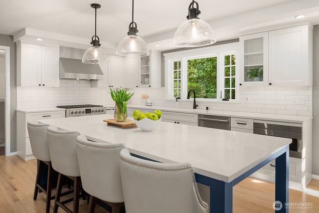 20141 NE 42nd Street, Sammamish, WA 98074