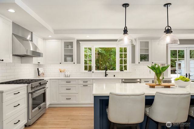 20141 NE 42nd Street, Sammamish, WA 98074