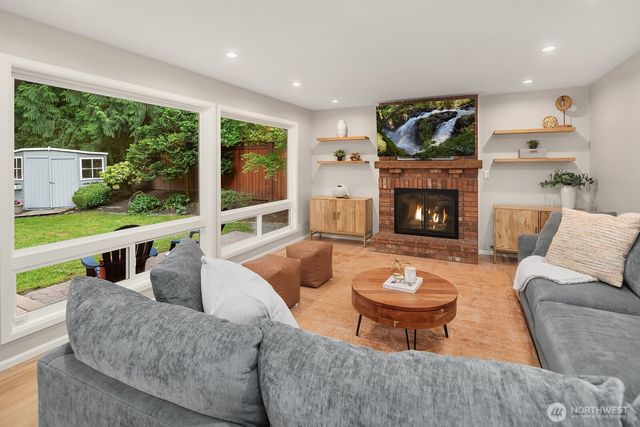 20141 NE 42nd Street, Sammamish, WA 98074