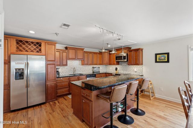 306 Lake Park Boulevard S 302, Carolina Beach, NC 28428