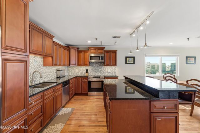 306 Lake Park Boulevard S 302, Carolina Beach, NC 28428