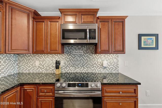 306 Lake Park Boulevard S 302, Carolina Beach, NC 28428
