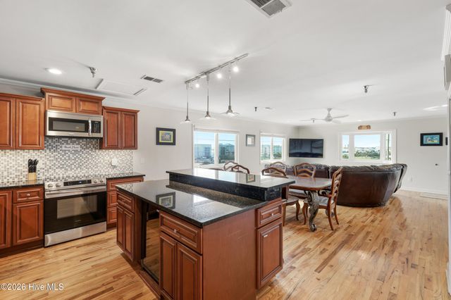 306 Lake Park Boulevard S 302, Carolina Beach, NC 28428