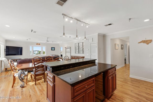 306 Lake Park Boulevard S 302, Carolina Beach, NC 28428
