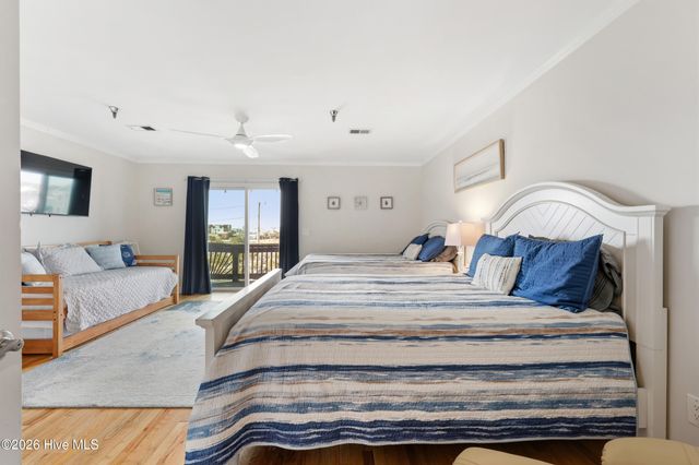 306 Lake Park Boulevard S 302, Carolina Beach, NC 28428