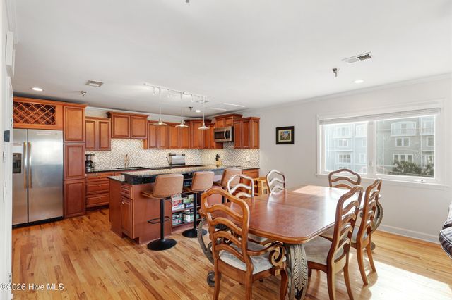 306 Lake Park Boulevard S 302, Carolina Beach, NC 28428