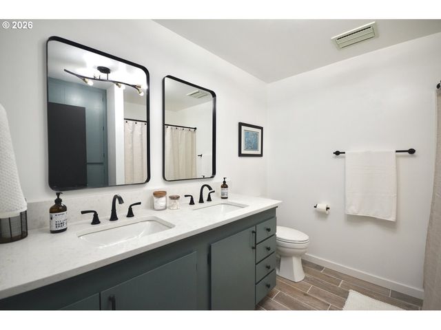 10854 SUMMIT Loop Se, Turner, OR 97392