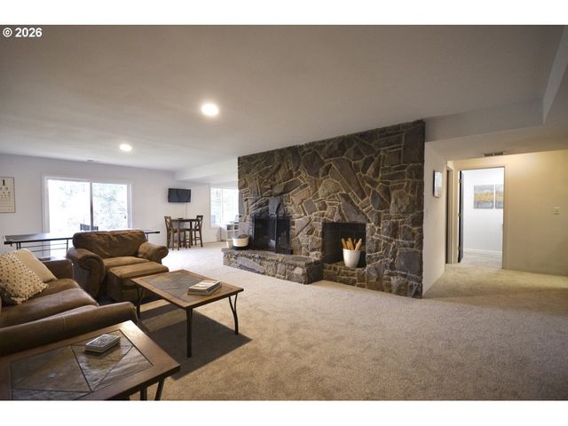 10854 SUMMIT Loop Se, Turner, OR 97392