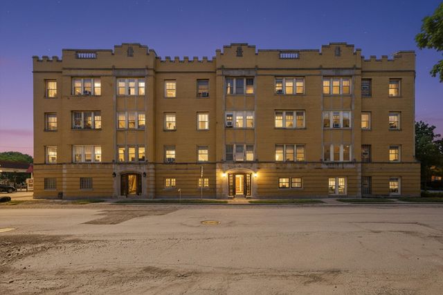 600 ELGIN Avenue 3B, Forest Park, IL 60130