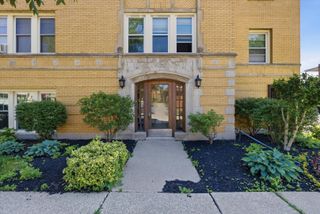 600 ELGIN Avenue 3B, Forest Park, IL 60130