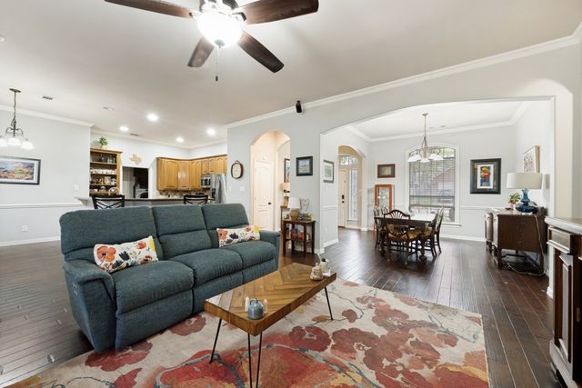 5009 Pointclear Court, Arlington, TX 76017