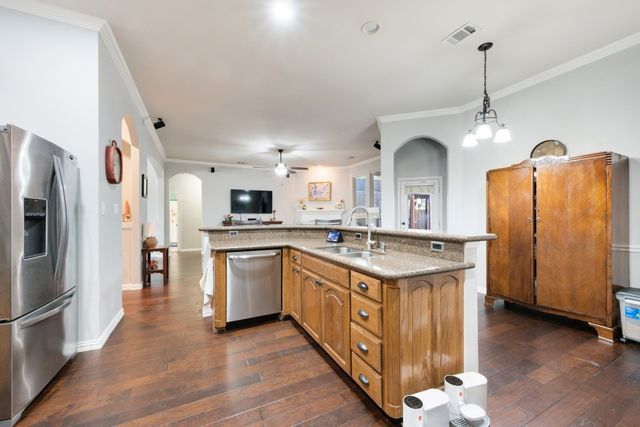 5009 Pointclear Court, Arlington, TX 76017