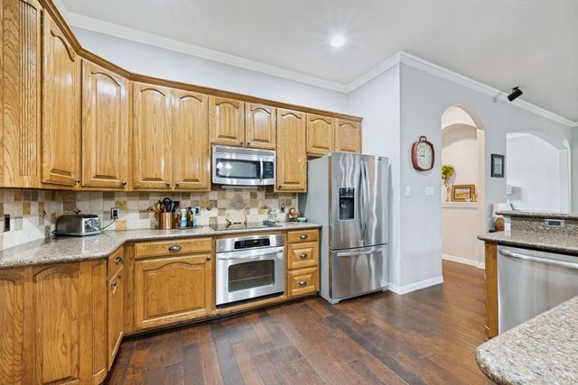 5009 Pointclear Court, Arlington, TX 76017