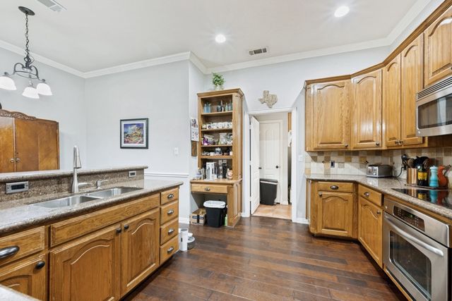 5009 Pointclear Court, Arlington, TX 76017