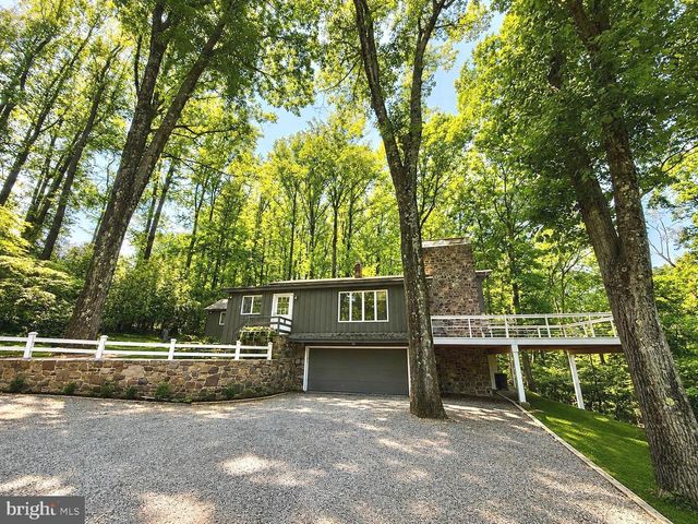 13 HIGH ROAD, New Hope, PA 18938