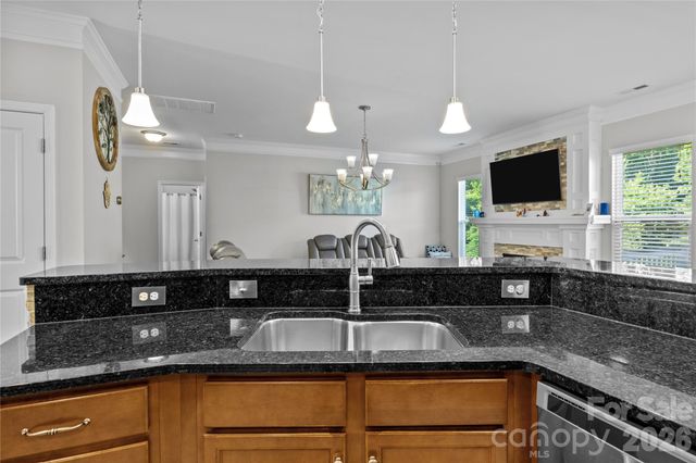 10621 Shanon Darby Lane, Charlotte, NC 28214