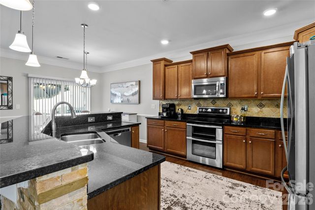 10621 Shanon Darby Lane, Charlotte, NC 28214