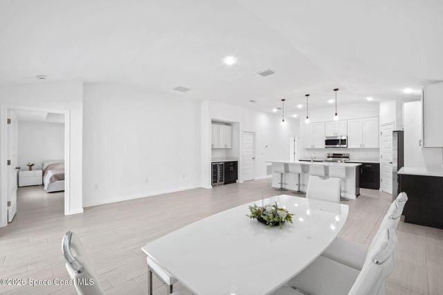 101 Crosspoint Street SE, Palm Bay, FL 32909