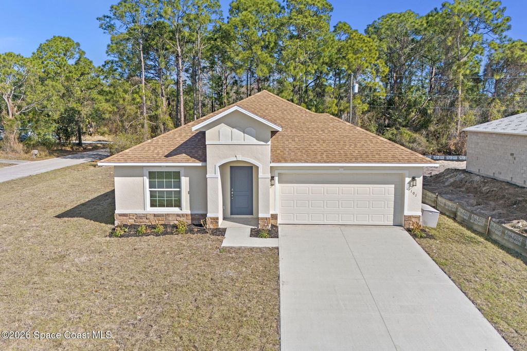 101 Crosspoint Street SE, Palm Bay, FL 32909