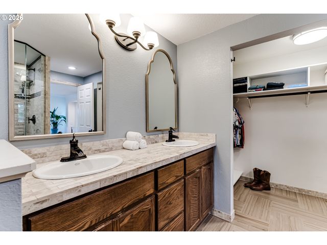 26718 CANTRELL Rd, Eugene, OR 97402