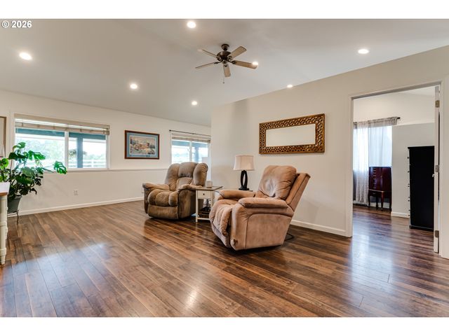 26718 CANTRELL Rd, Eugene, OR 97402