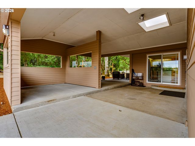 26718 CANTRELL Rd, Eugene, OR 97402