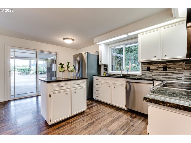 26718 CANTRELL Rd, Eugene, OR 97402