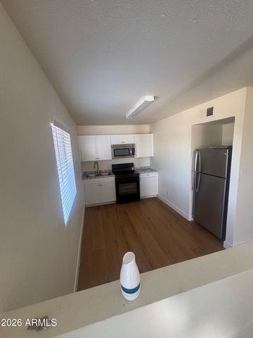 7160 N 53rd Avenue Apt 4, Glendale, AZ 85301