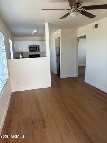 7160 N 53rd Avenue Apt 4, Glendale, AZ 85301