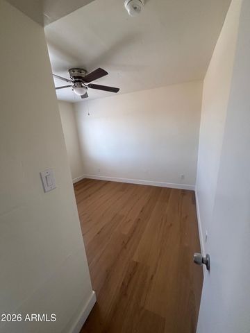 7160 N 53rd Avenue Apt 4, Glendale, AZ 85301