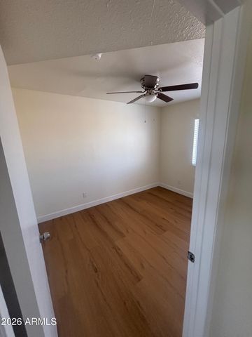 7160 N 53rd Avenue Apt 4, Glendale, AZ 85301