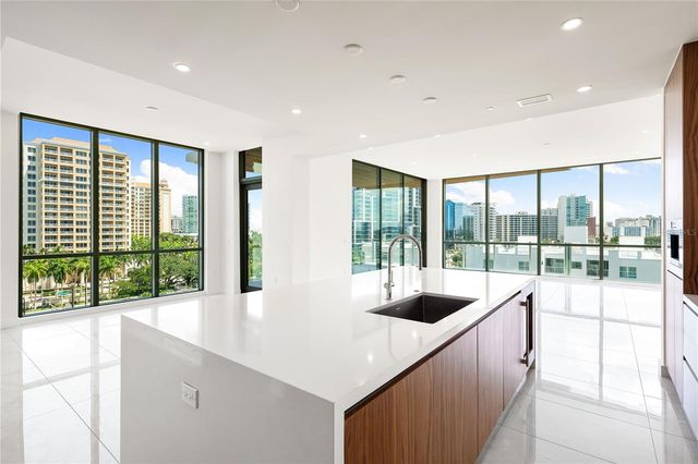 111 GOLDEN GATE POINT 602, Sarasota, FL 34236