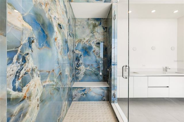 111 GOLDEN GATE POINT 602, Sarasota, FL 34236