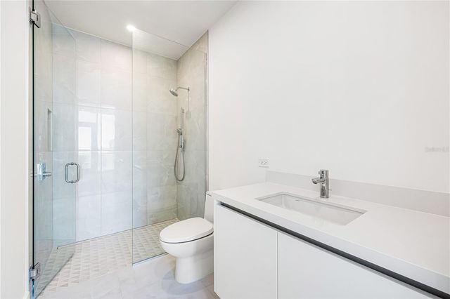 111 GOLDEN GATE POINT 602, Sarasota, FL 34236