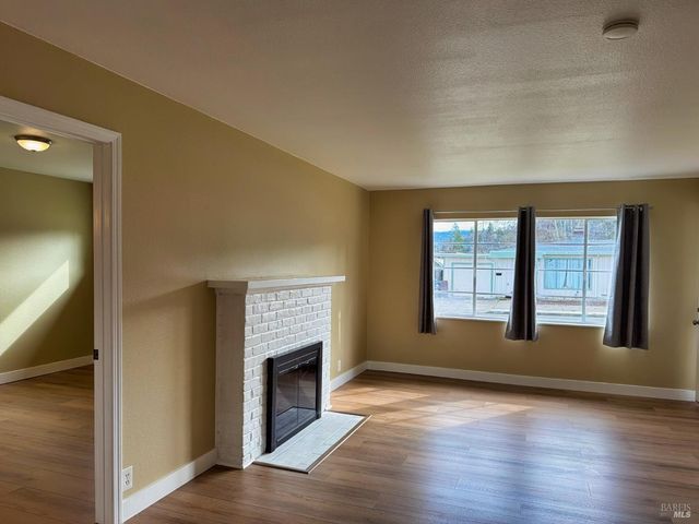 104 Thompson Ave, Ukiah, CA 95482