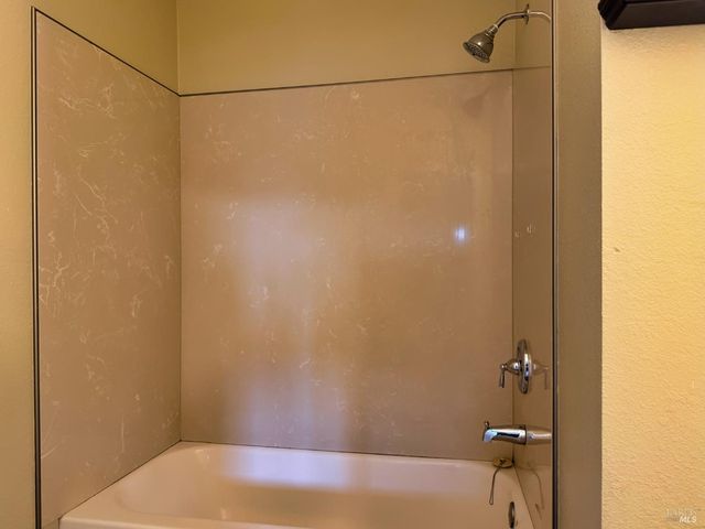 104 Thompson Ave, Ukiah, CA 95482