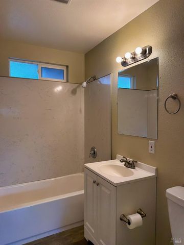 104 Thompson Ave, Ukiah, CA 95482