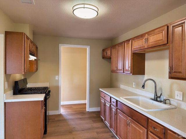 104 Thompson Ave, Ukiah, CA 95482