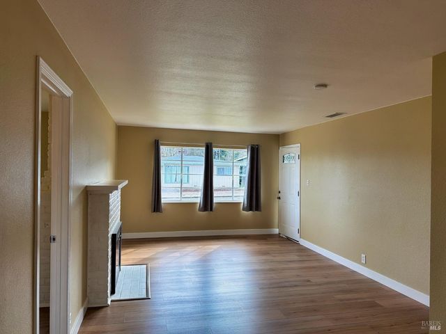 104 Thompson Ave, Ukiah, CA 95482