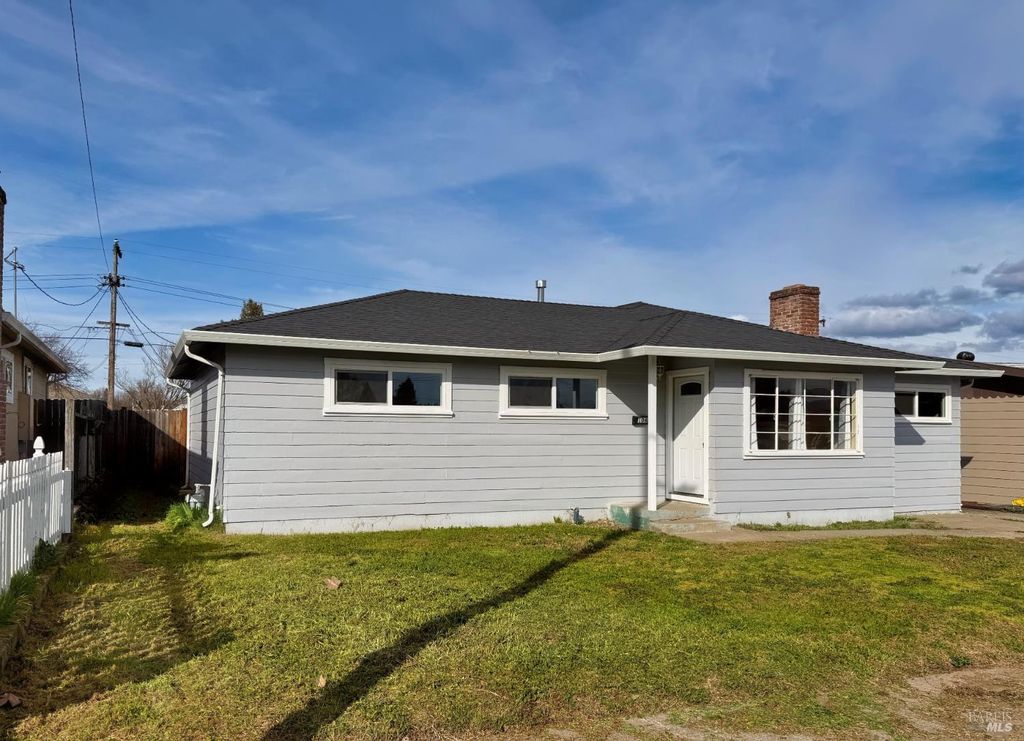 104 Thompson Ave, Ukiah, CA 95482