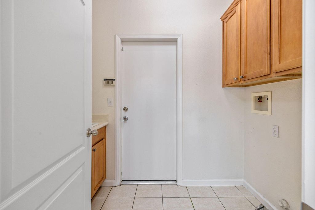 Image 15 of property listing at 5202 W Oriole Avenue, Visalia, CA 93291